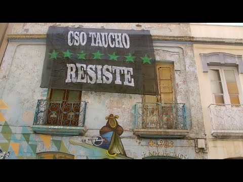 Manifestació: 12 jul 2014 pels carrers del barri de Duggi (Santa Cruz de Tenerife) contra la demanda de la Tresoreria General de la Seguretat Social de l·immoble on es troba la Casa Taucho, des de fa més de 22 anys.+ info: http://csotaucho.blogspot.com