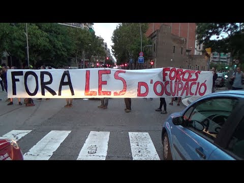 Vaga general a Barcelona, per les intervencions de la policia espanyola per intentar impedir el referèndum.