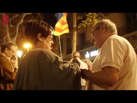 Riuades d·espelmes per la llibertat dels ·Jordis·Concentracions massives a Barcelona i una cinquantena de localitats dels Països Catalans per reclamar la posada en llibertat dels portaveus de l·ANC i Òmnium Cultural, titllats de ·presos polítics· en bona part de les consignes de les manifestants + info: La Directa - Riuades d·espelmes per la llibertat dels ·Jordis·